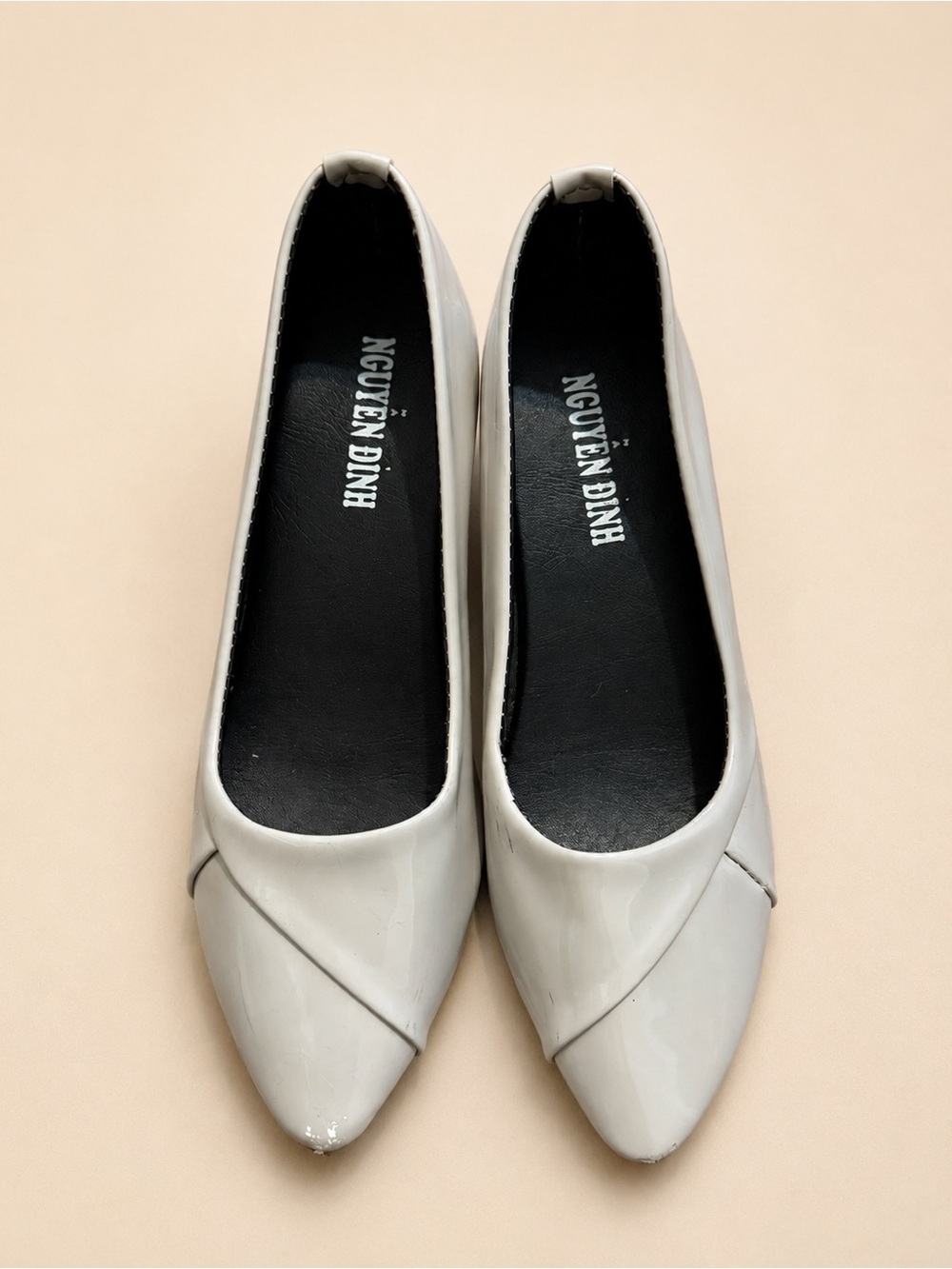 Women's White Pointed Toe Flats
